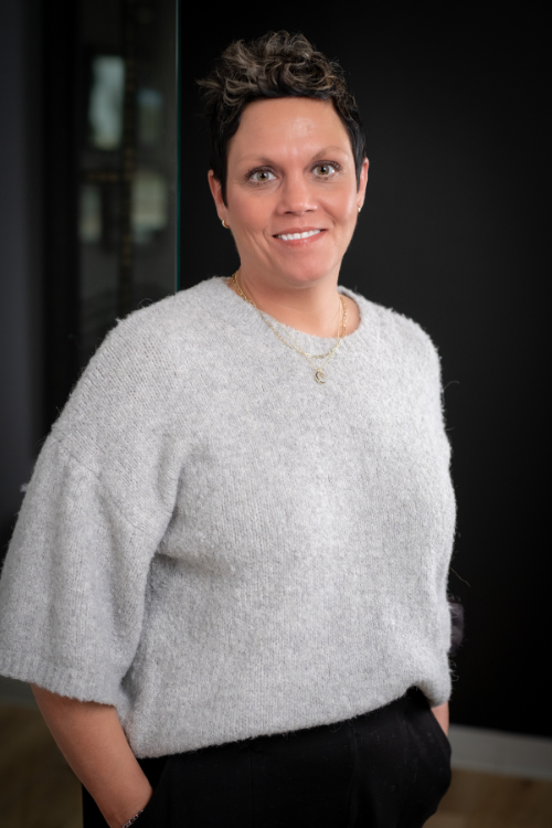 ComGroup Headshot - Vertical (1)