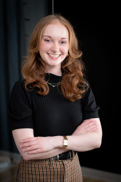 ComGroup Headshot - Vertical