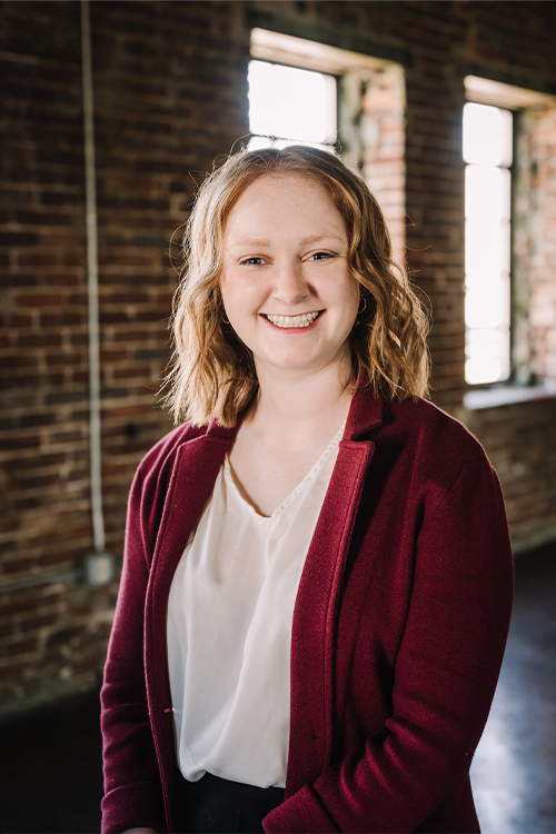 Hannah Phillips Headshot